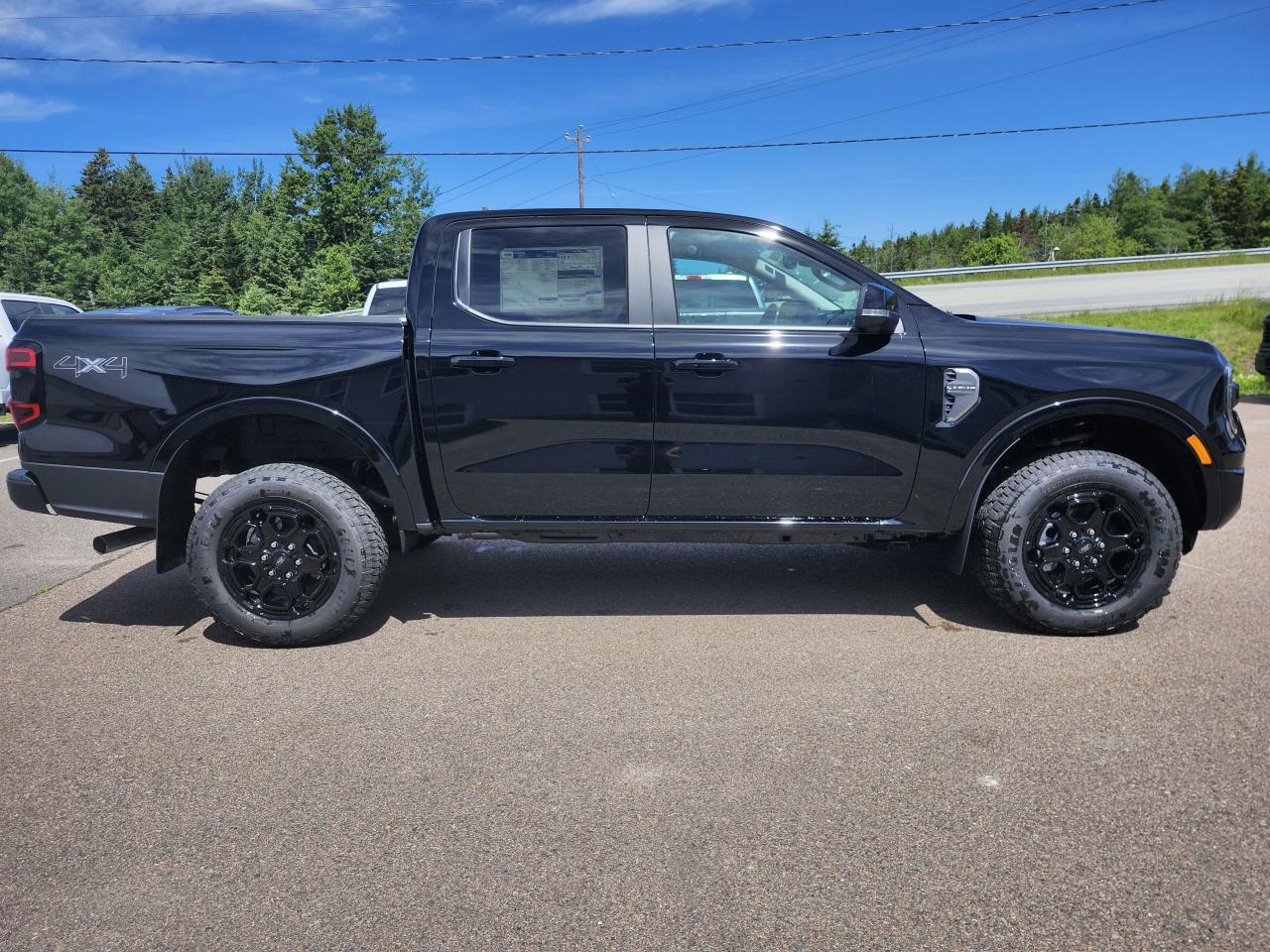 2025 Ford Ranger LARIAT 4WD SuperCrew 5' Box Photo3