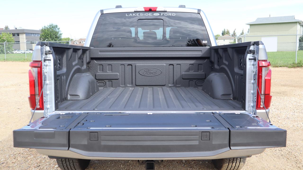 2025 Ford F-150 Platinum Photo5