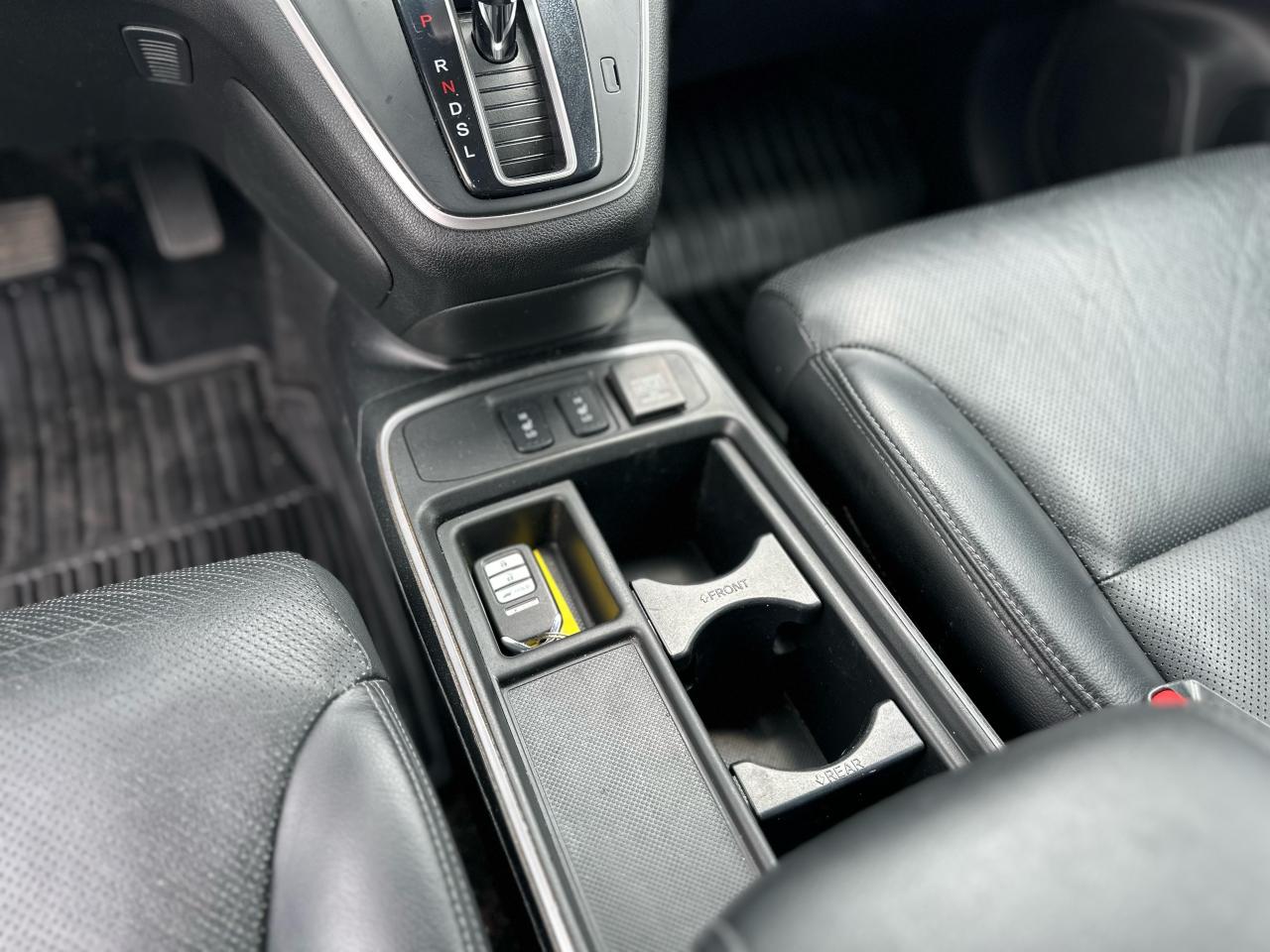 2015 Honda CR-V Touring - Certified/Clean Photo16