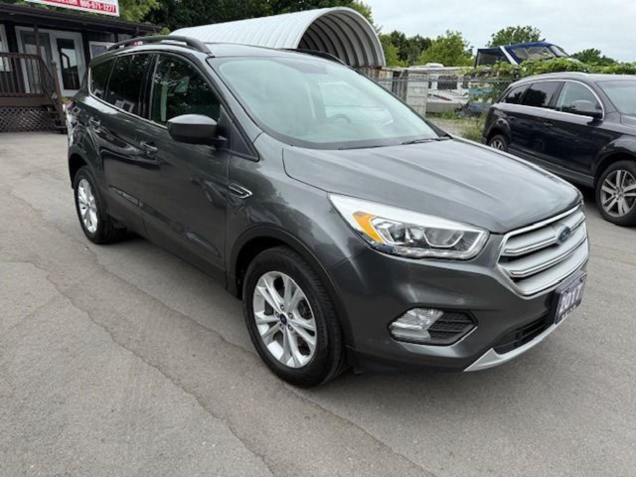 2017 Ford Escape SE - Photo #4
