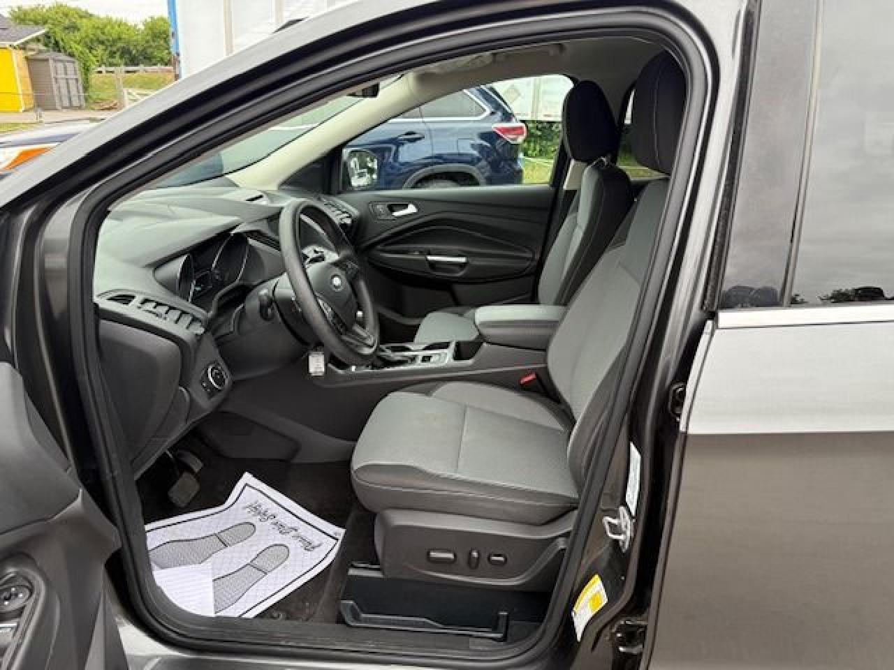 2017 Ford Escape SE - Photo #10
