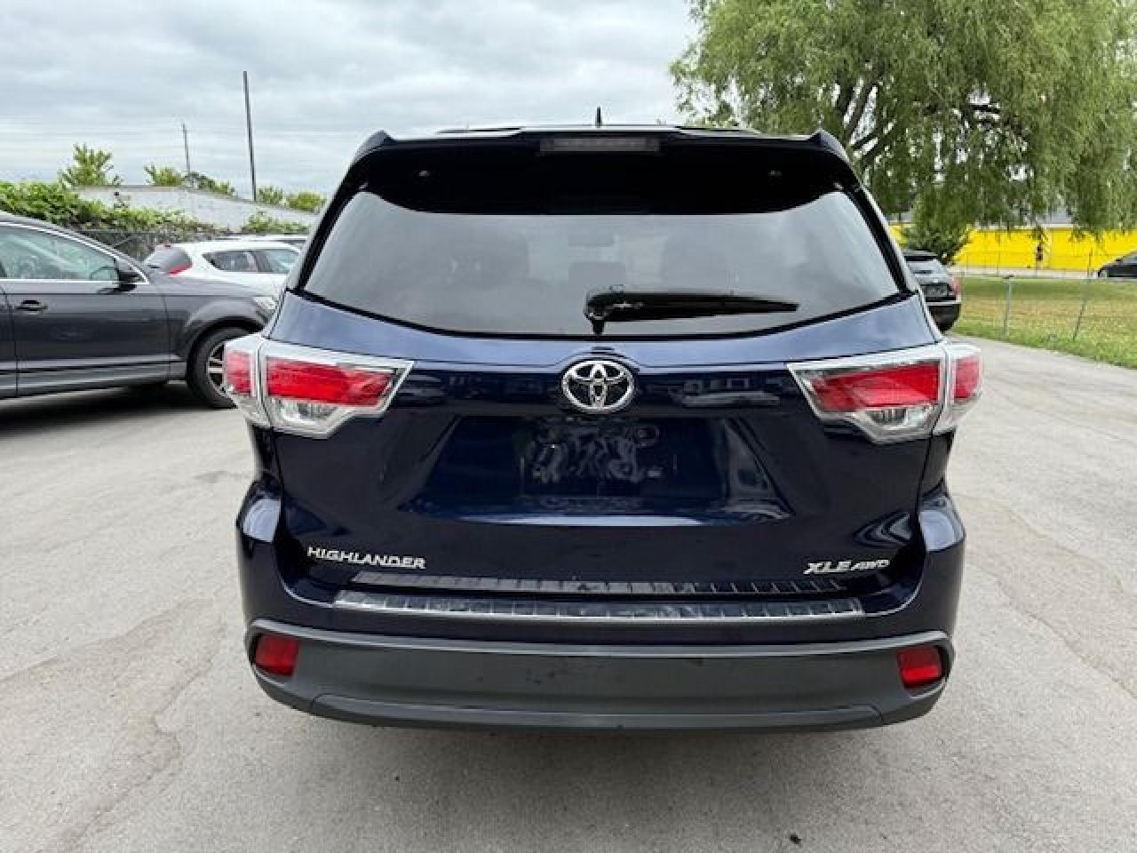 2014 Toyota Highlander XLE - Photo #4