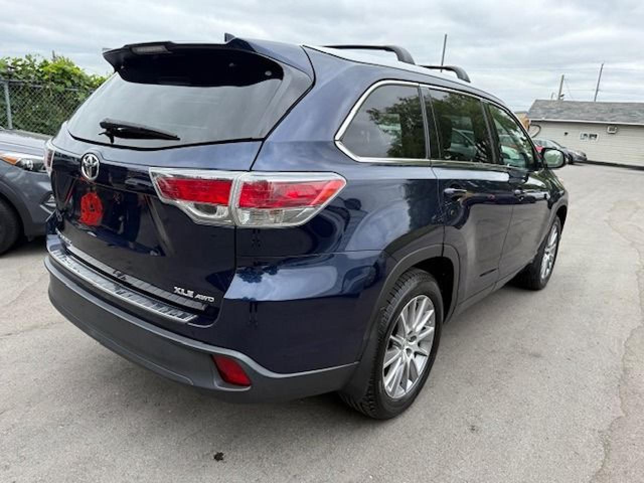 2014 Toyota Highlander XLE - Photo #6