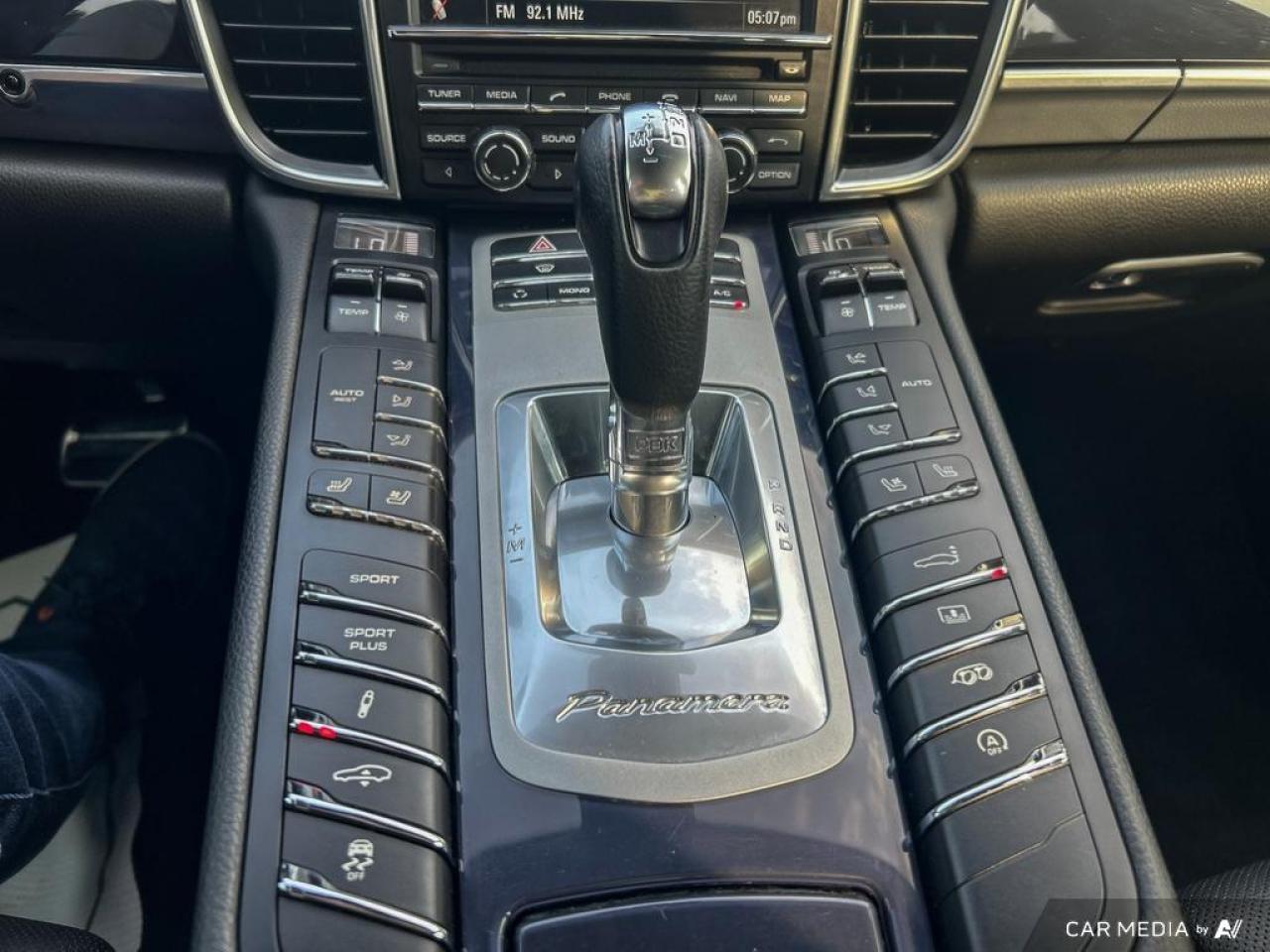 2013 Porsche Panamera 4S / NO ACCIDENTS / LEATHER / SUNROOF/ REAR CAM - Photo #22