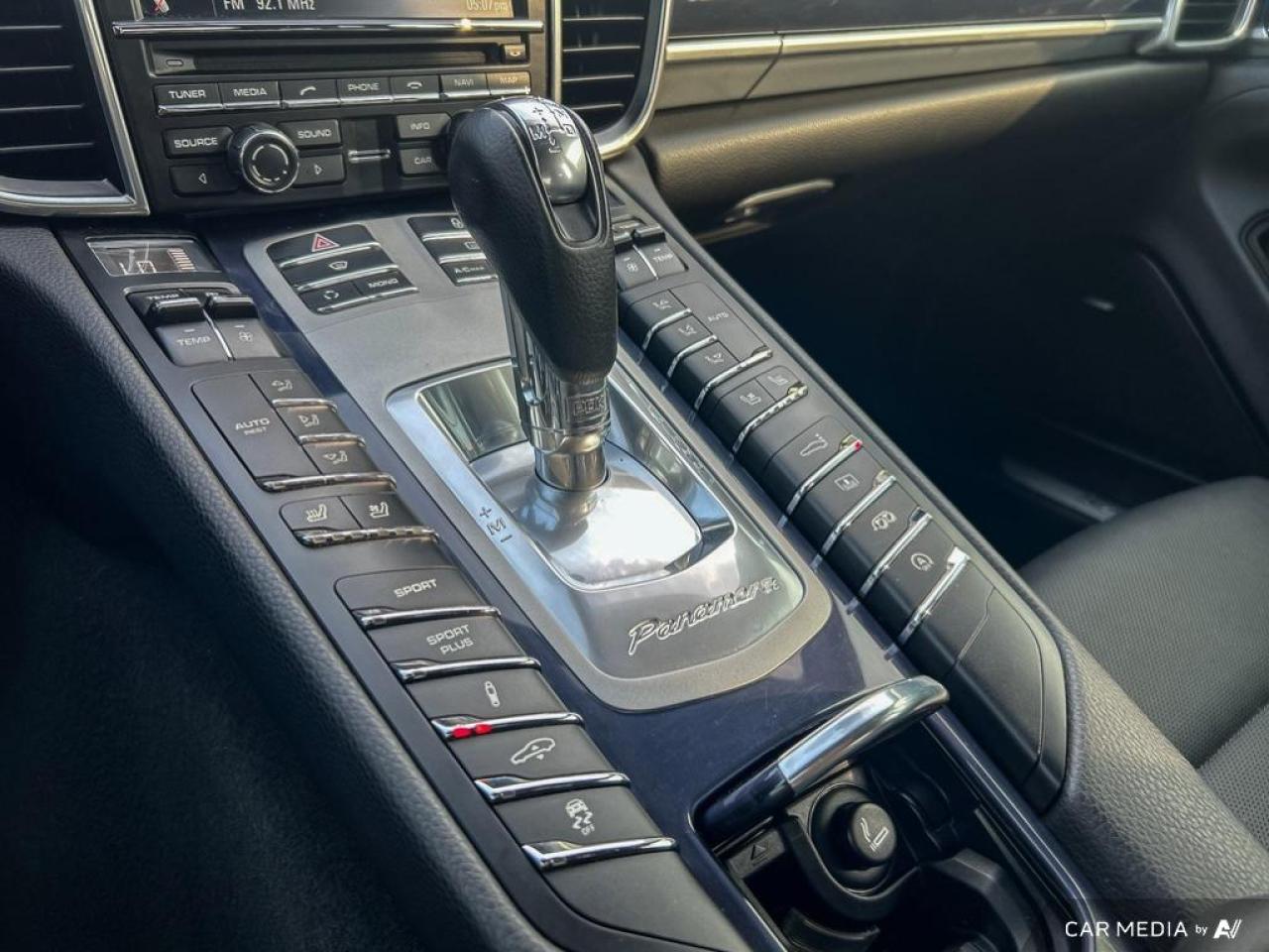 2013 Porsche Panamera 4S / NO ACCIDENTS / LEATHER / SUNROOF/ REAR CAM - Photo #18