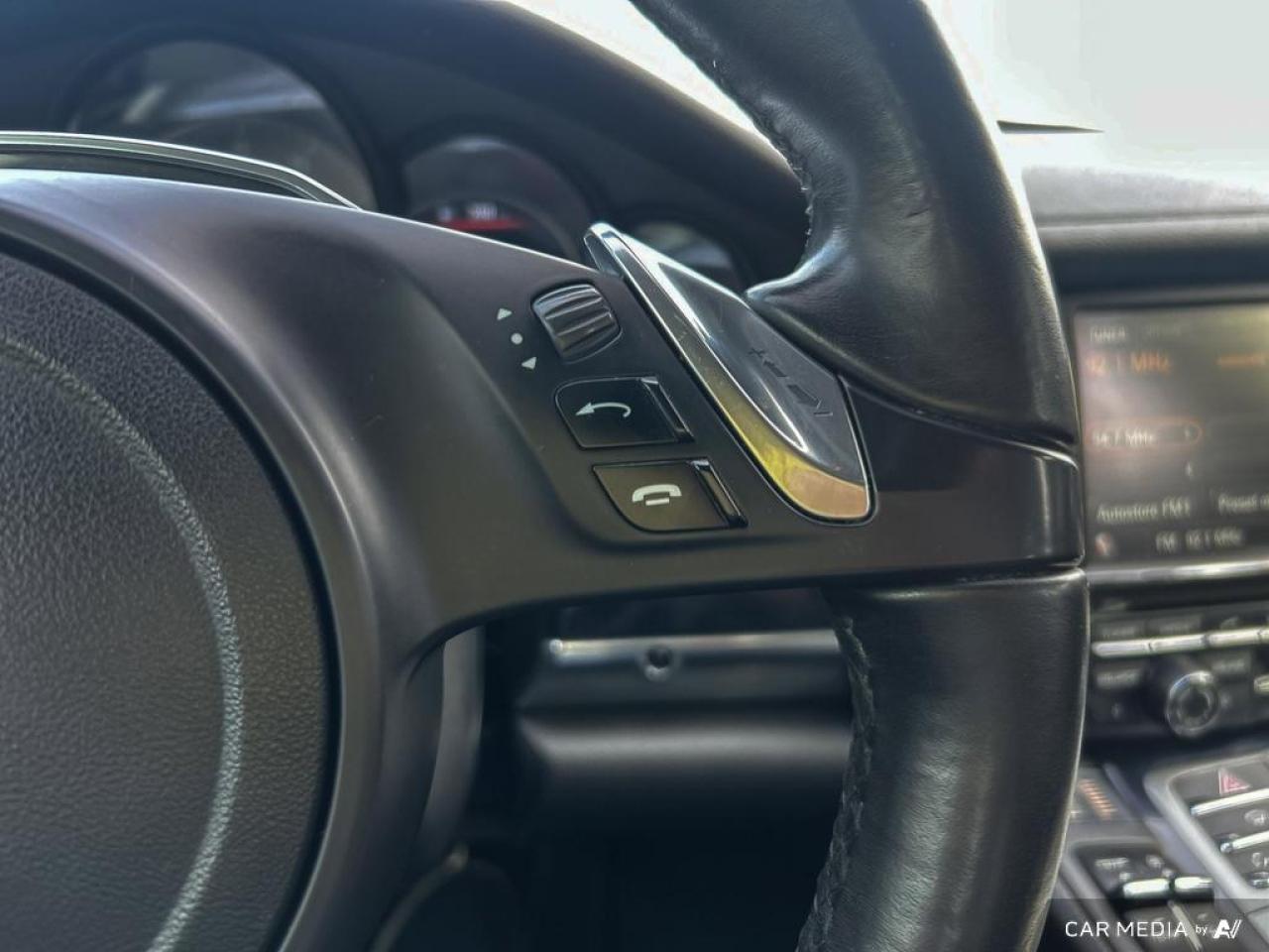 2013 Porsche Panamera 4S / NO ACCIDENTS / LEATHER / SUNROOF/ REAR CAM - Photo #20