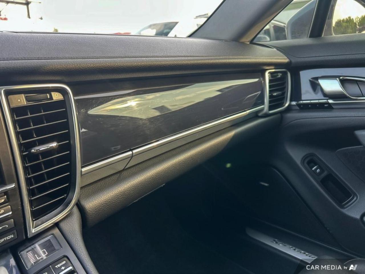 2013 Porsche Panamera 4S / NO ACCIDENTS / LEATHER / SUNROOF/ REAR CAM - Photo #17