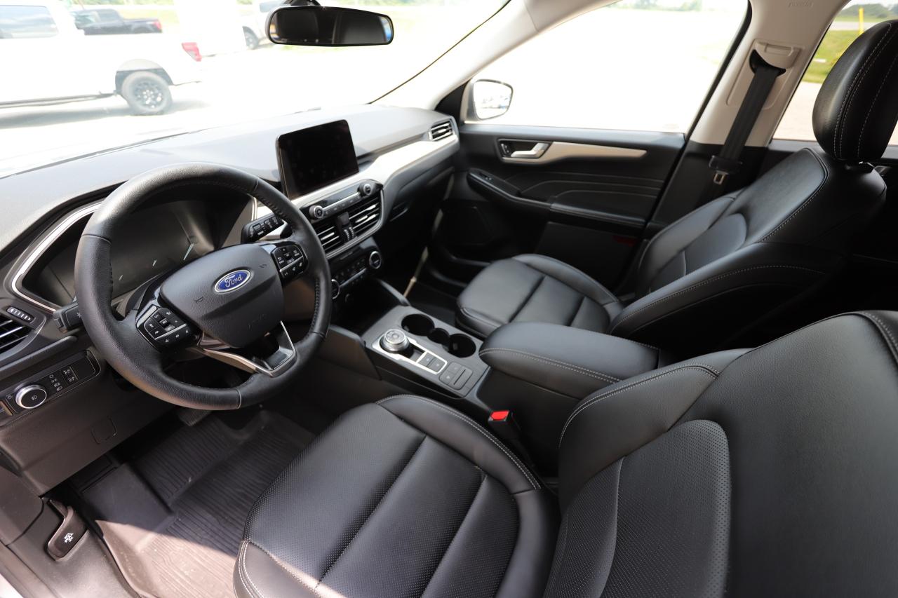 2021 Ford Escape SEL AWD Photo1
