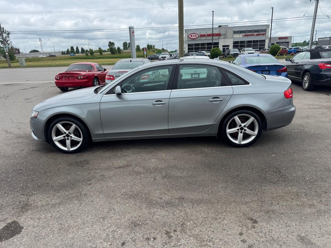 2010 Audi A4 2.0T PREMIUM - Photo #2