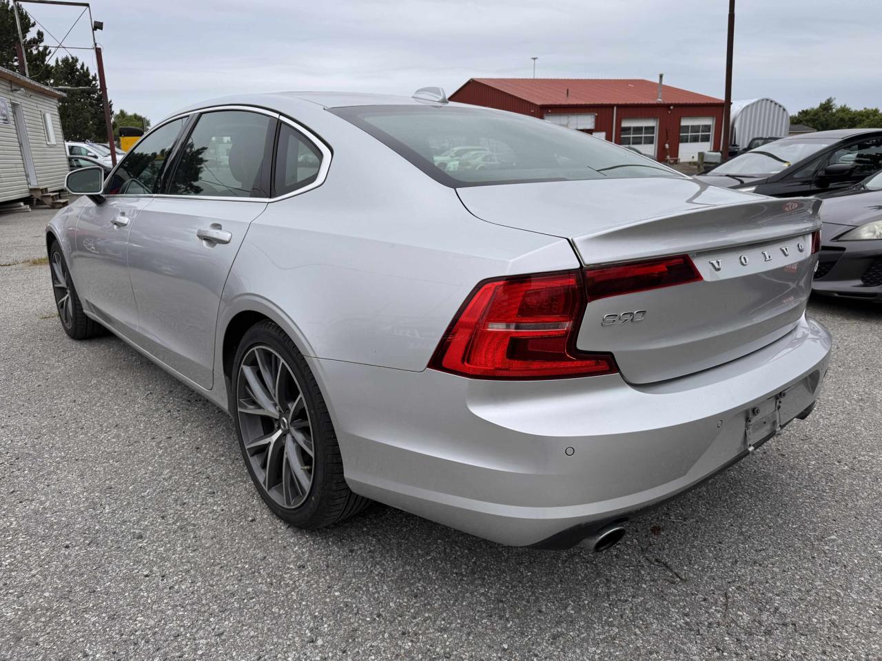 2018 Volvo S90 T5 AWD Momentum - Photo #5