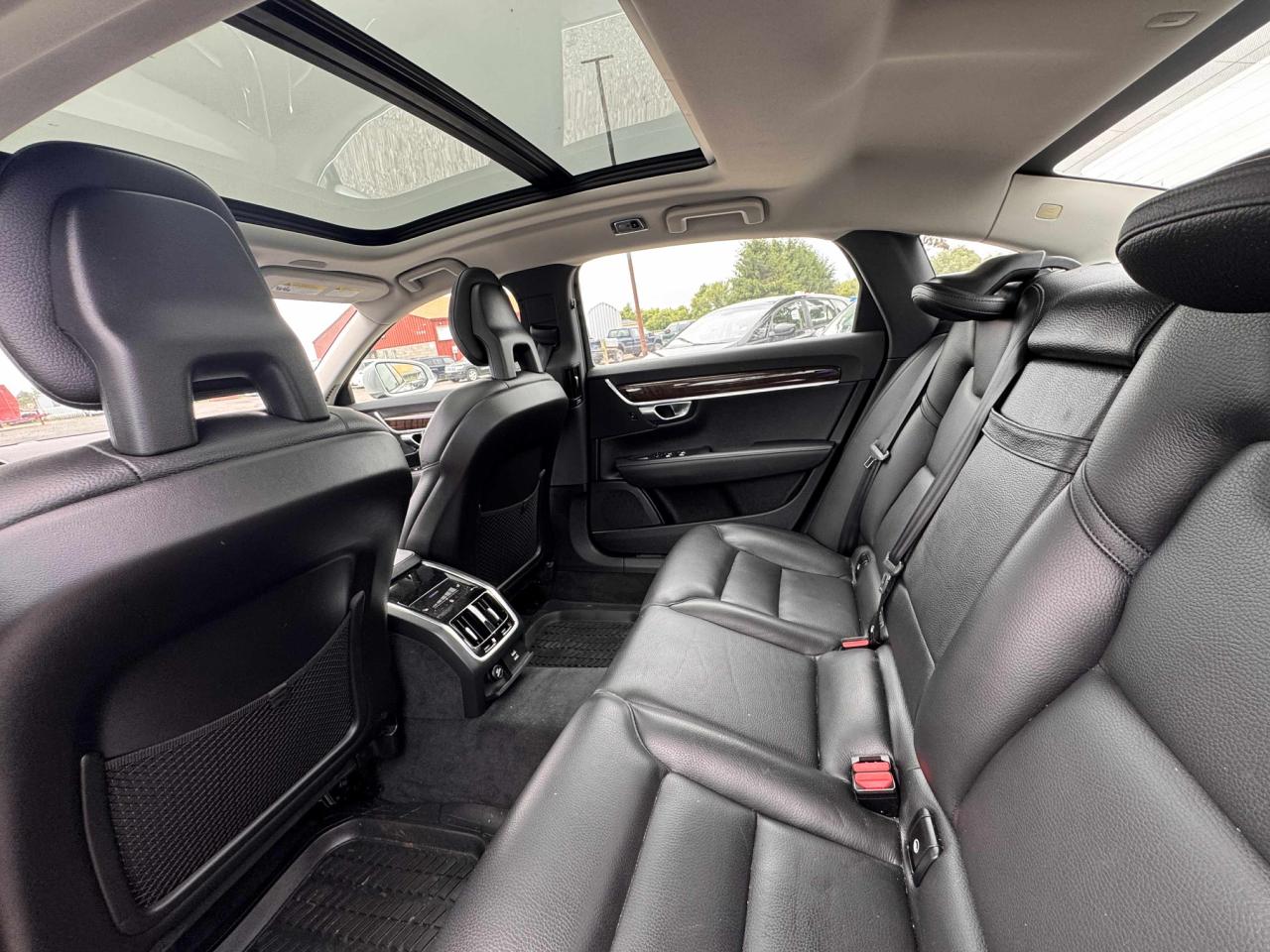 2018 Volvo S90 T5 AWD Momentum - Photo #12