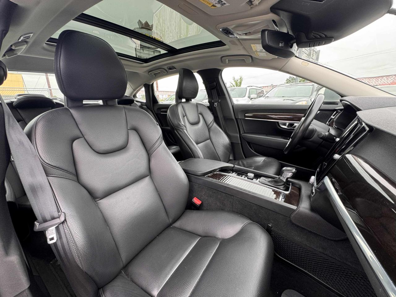 2018 Volvo S90 T5 AWD Momentum - Photo #14