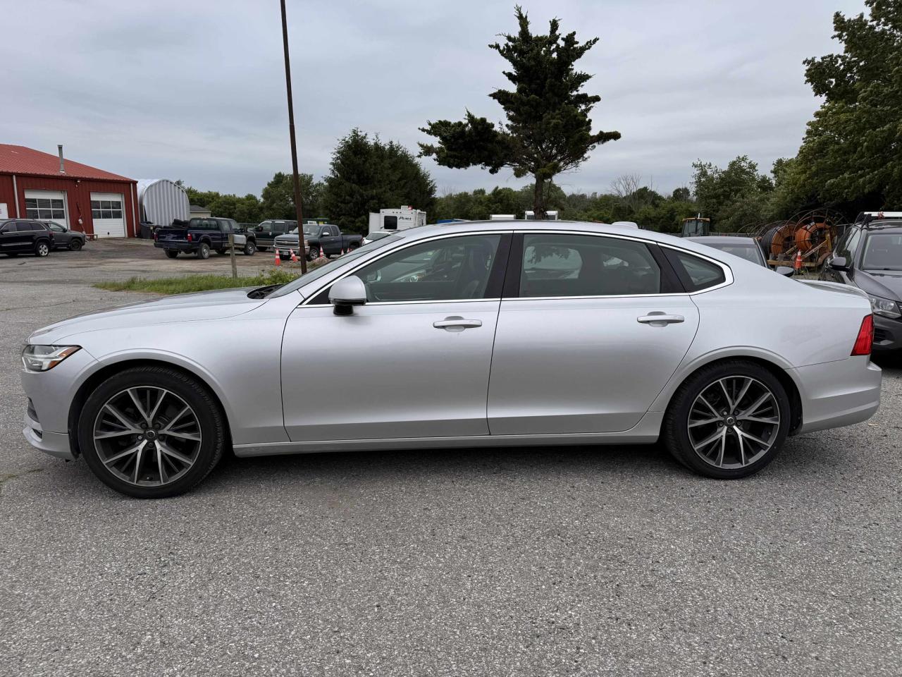 2018 Volvo S90 T5 AWD Momentum - Photo #4