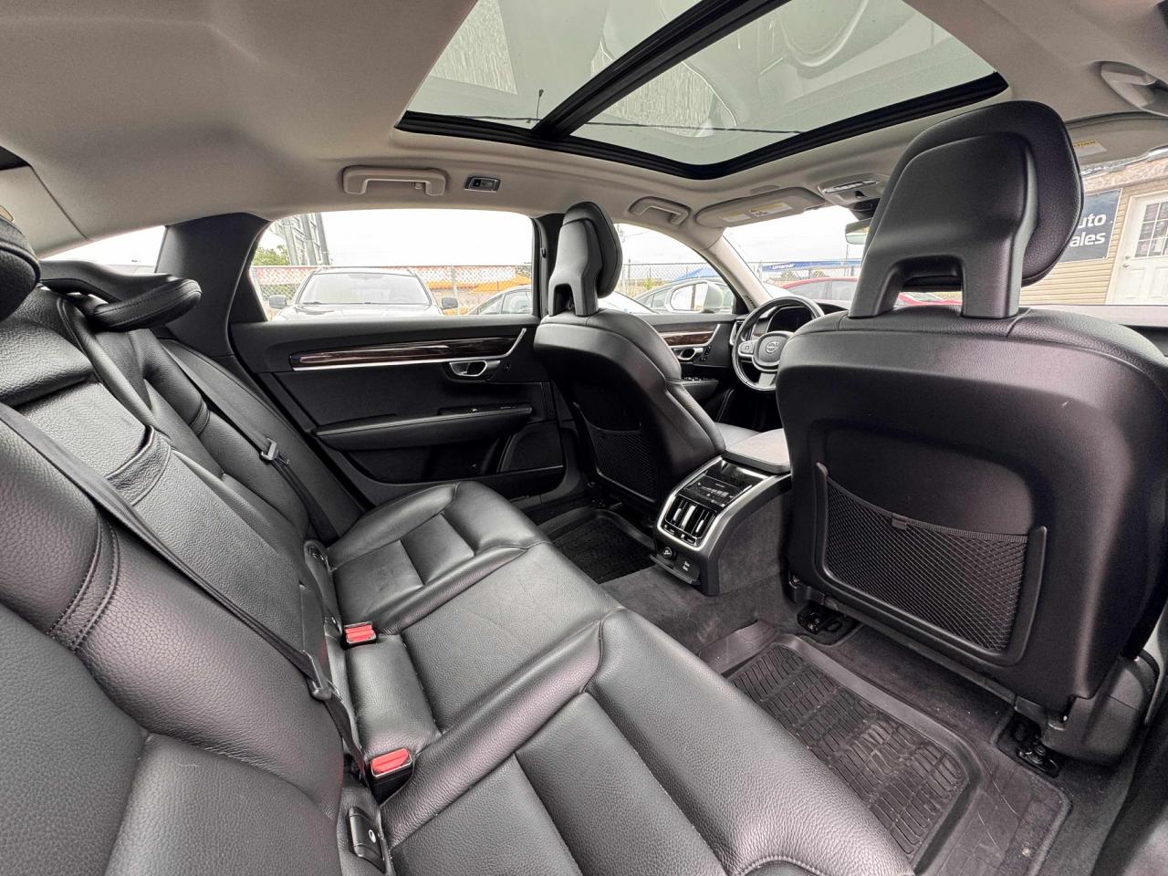 2018 Volvo S90 T5 AWD Momentum - Photo #18