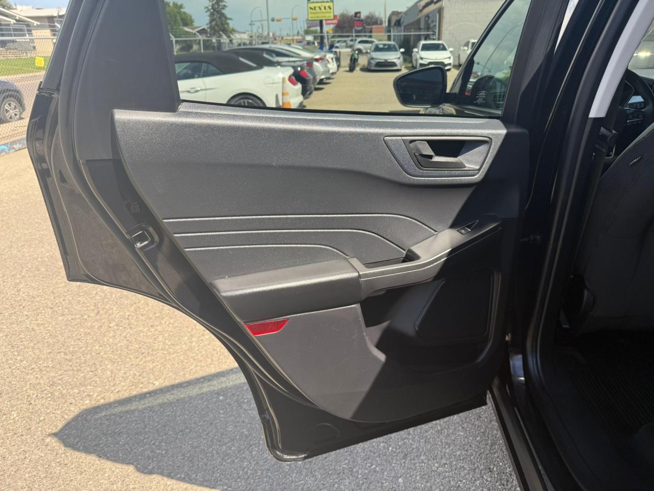 2022 Ford Escape SE Hybrid AWD - Photo #11