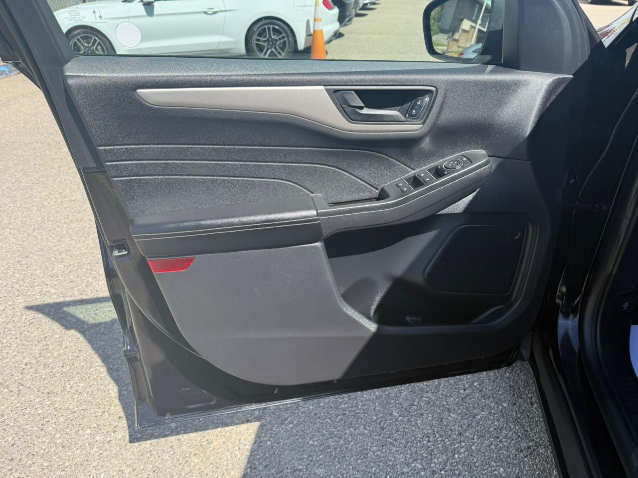 2022 Ford Escape SE Hybrid AWD - Photo #16