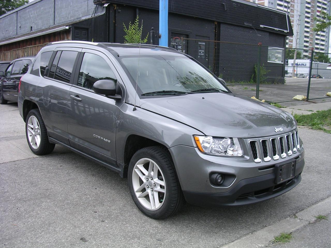 2012 Jeep Compass LIMITED - Photo #2
