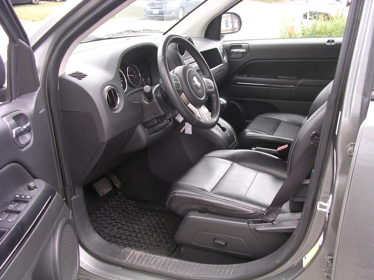 2012 Jeep Compass LIMITED - Photo #6