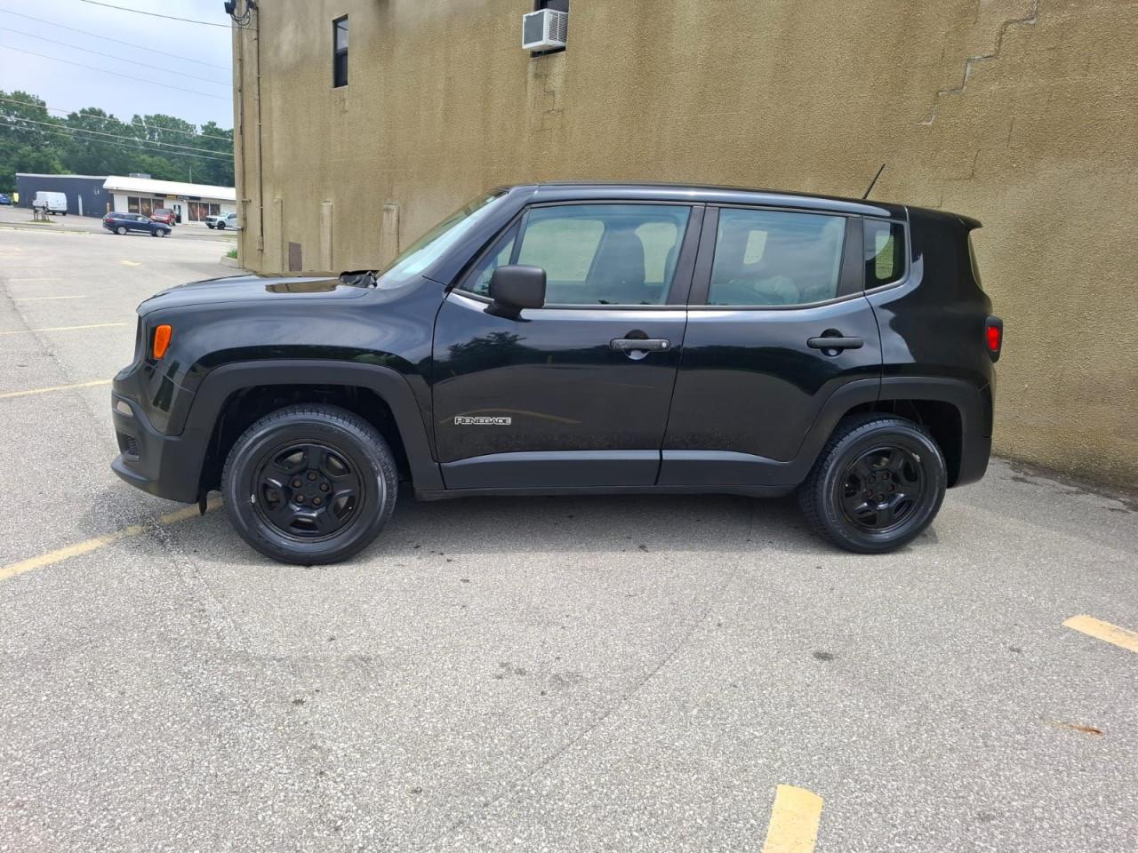 2015 Jeep Renegade 4WD 4dr Sport Clean CarFax Finance Trades-ins OK! - Photo #7