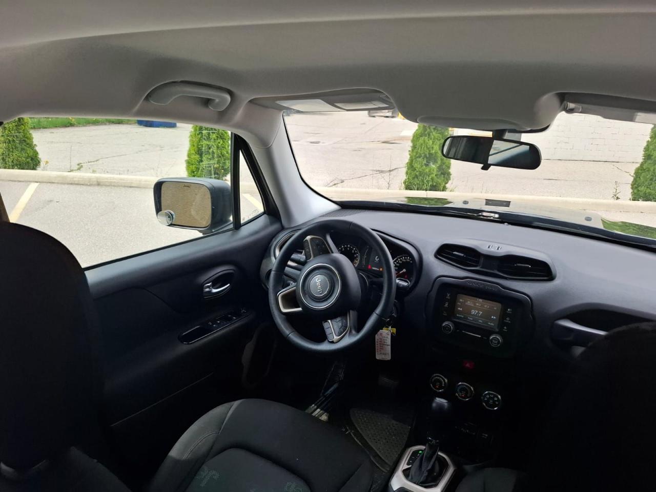 2015 Jeep Renegade 4WD 4dr Sport Clean CarFax Finance Trades-ins OK! - Photo #8