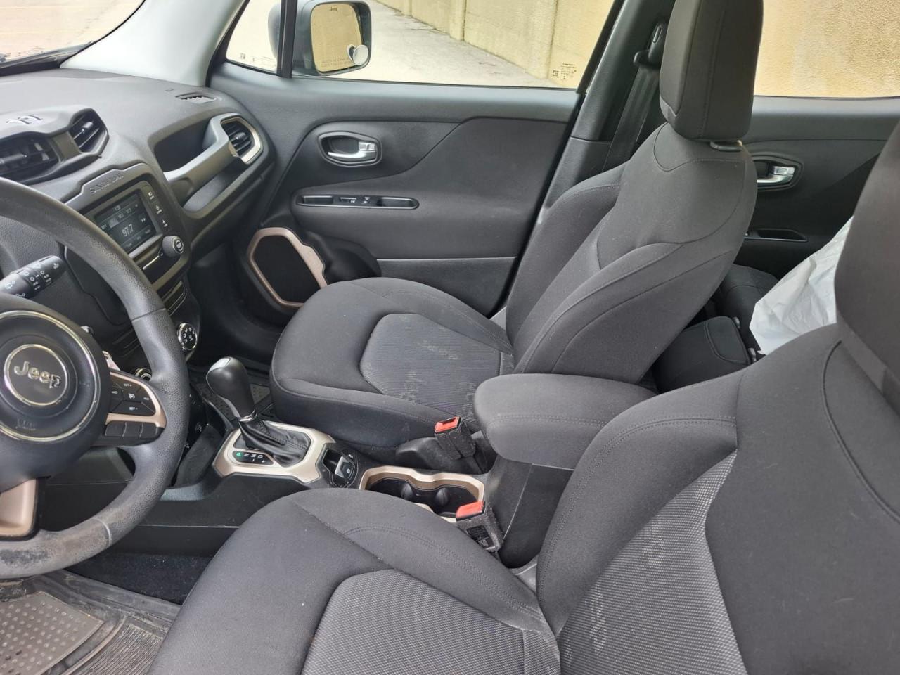2015 Jeep Renegade 4WD 4dr Sport Clean CarFax Finance Trades-ins OK! - Photo #9
