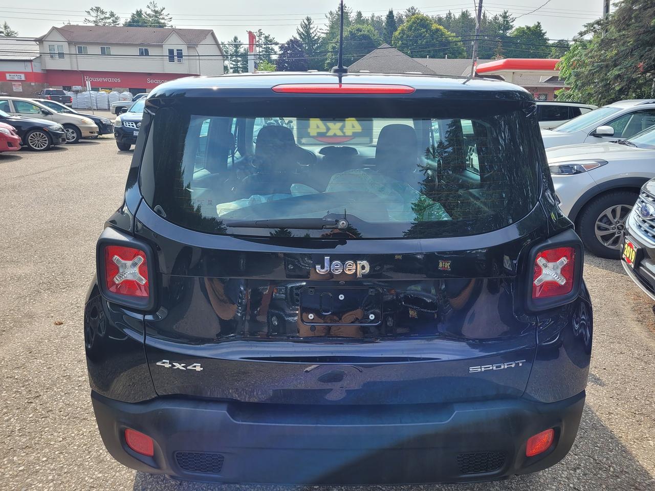 2015 Jeep Renegade 4WD 4dr Sport Clean CarFax Finance Trades-ins OK! Photo3