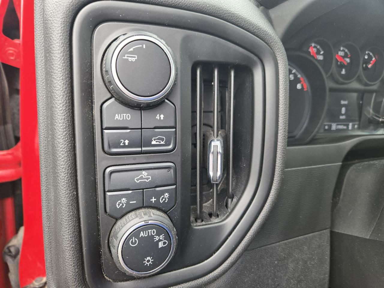 2023 Chevrolet Silverado 1500 4WD Double Cab 147" Custom - Photo #15