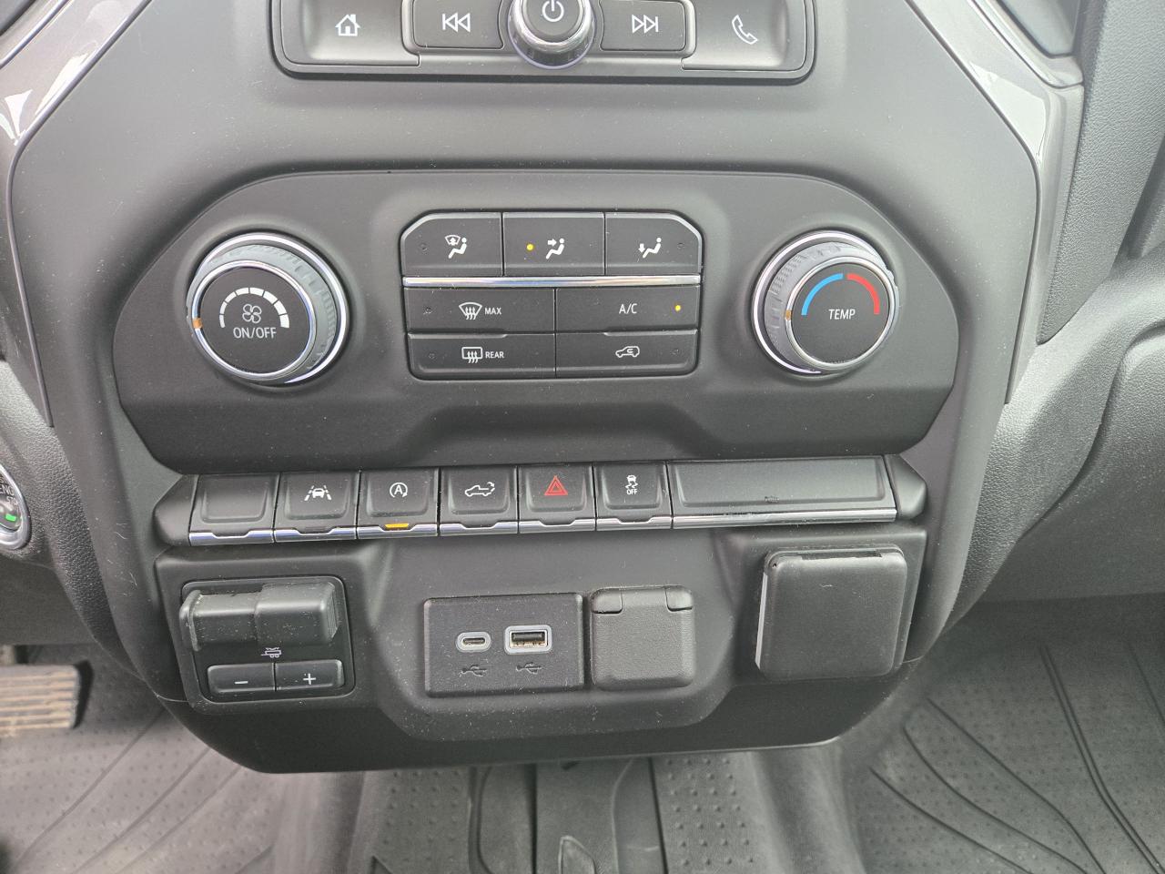 2023 Chevrolet Silverado 1500 4WD Double Cab 147" Custom - Photo #11