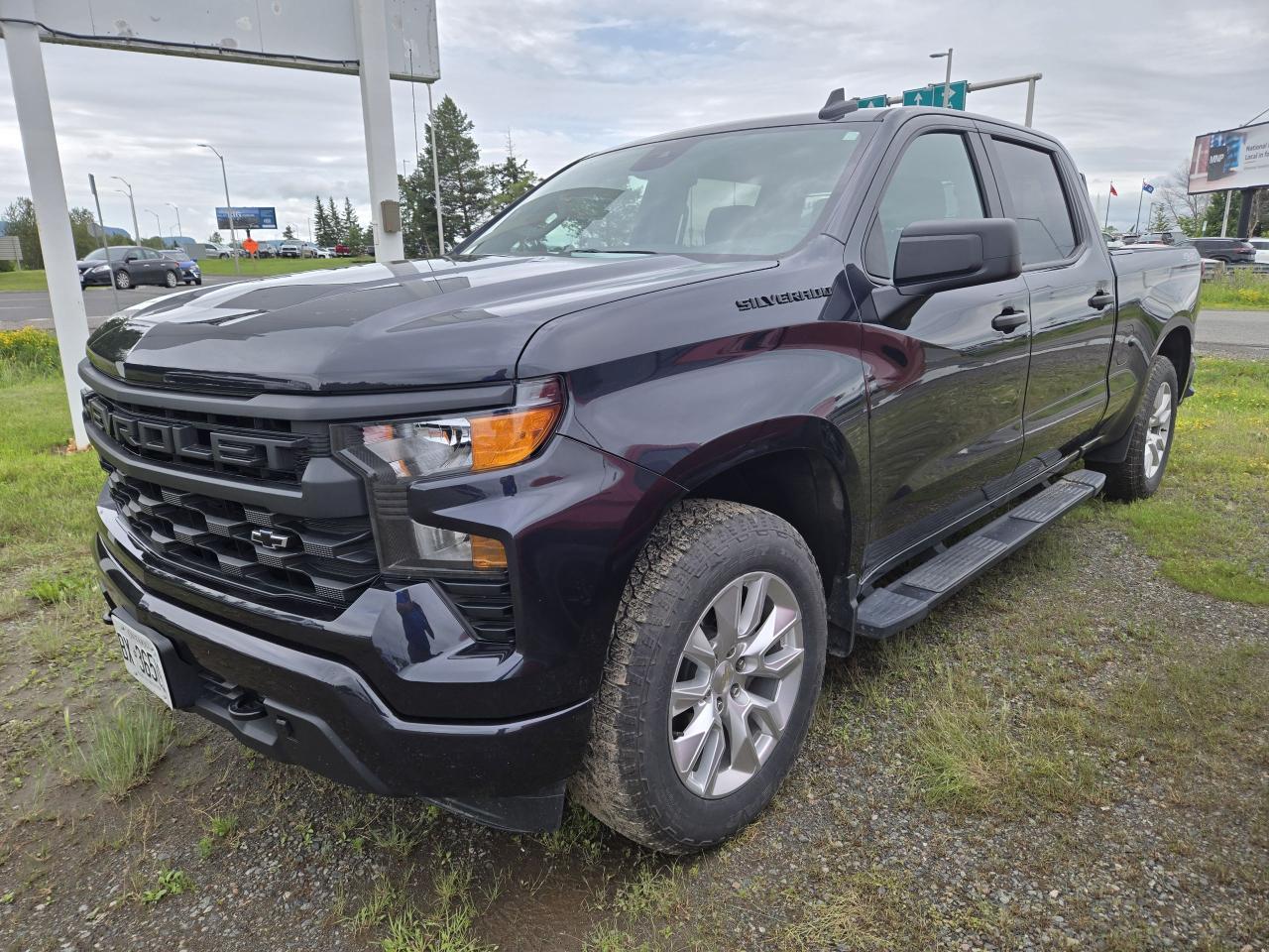 Used 2023 Chevrolet Silverado 1500 Custom for sale in Thunder Bay, ON