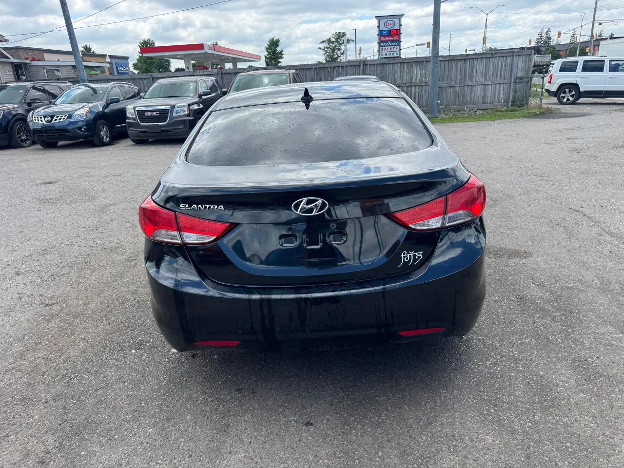 2013 Hyundai Elantra AS IS, GL, RUNS AND DRIVES WELL, MANUAL Photo3