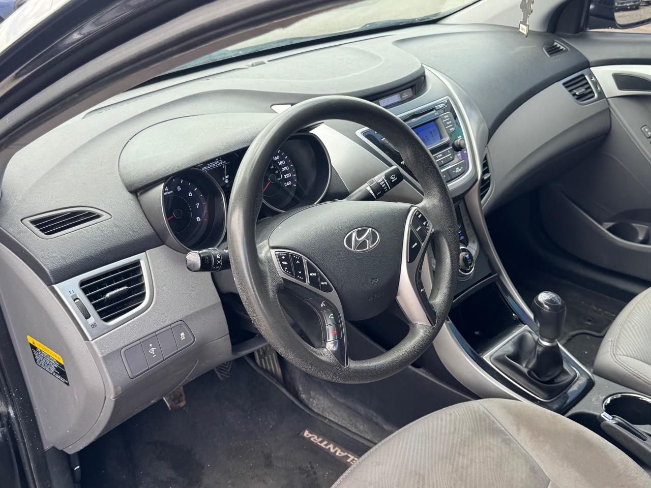 2013 Hyundai Elantra GL - Photo #9