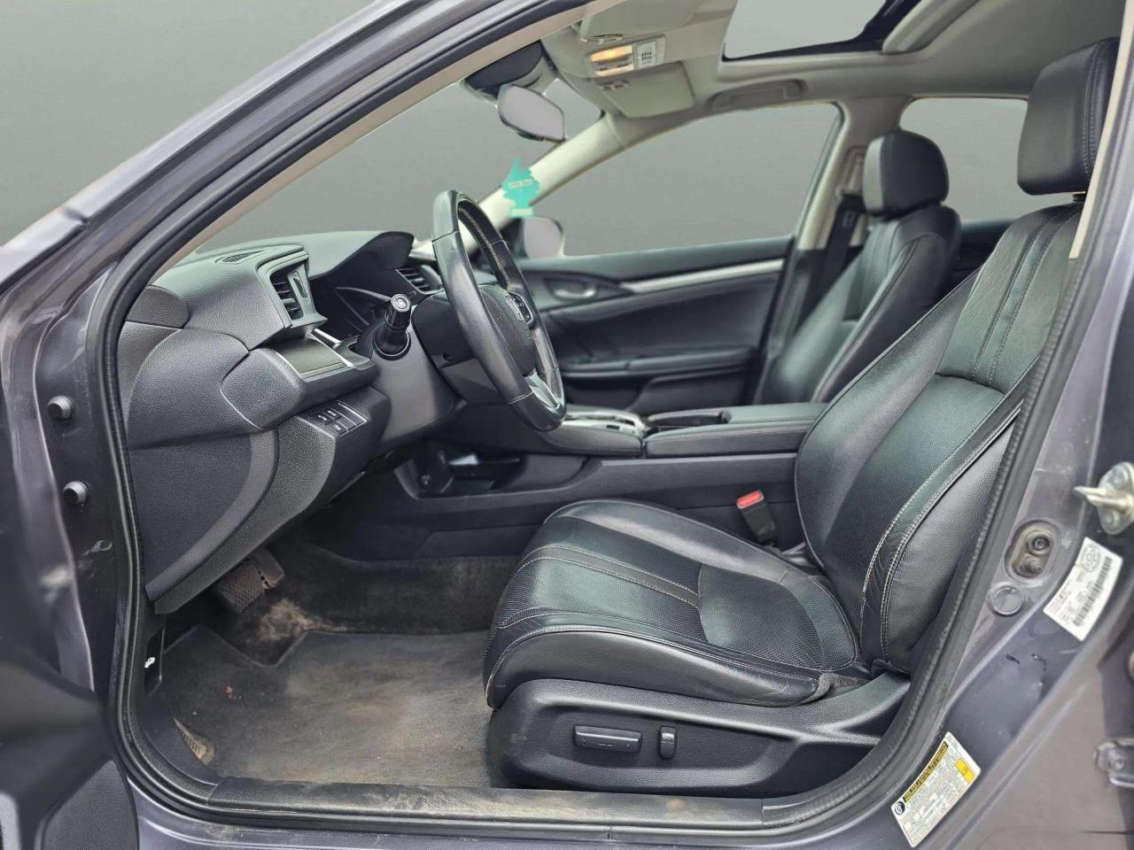 2016 Honda Civic 4dr CVT Touring - Photo #9
