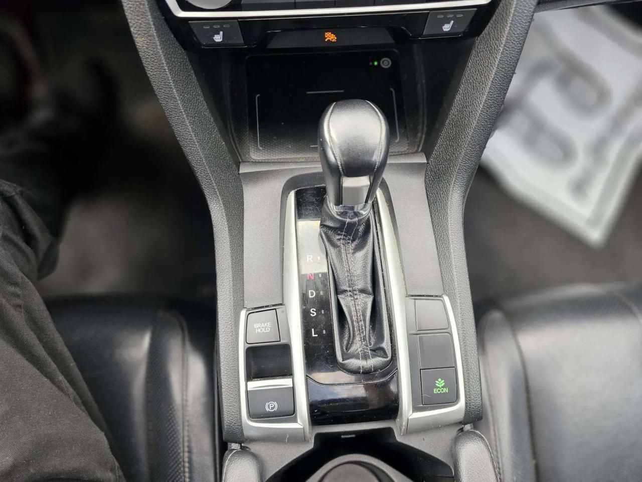 2016 Honda Civic 4dr CVT Touring - Photo #16