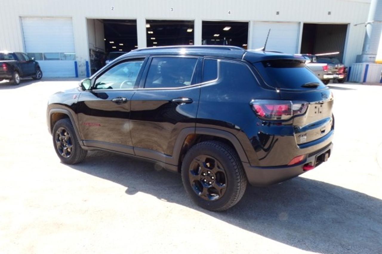 2023 Jeep Compass Trailhawk Elite 4x4 w/H&C L, pano S/R, NAV, BUC - Photo #8