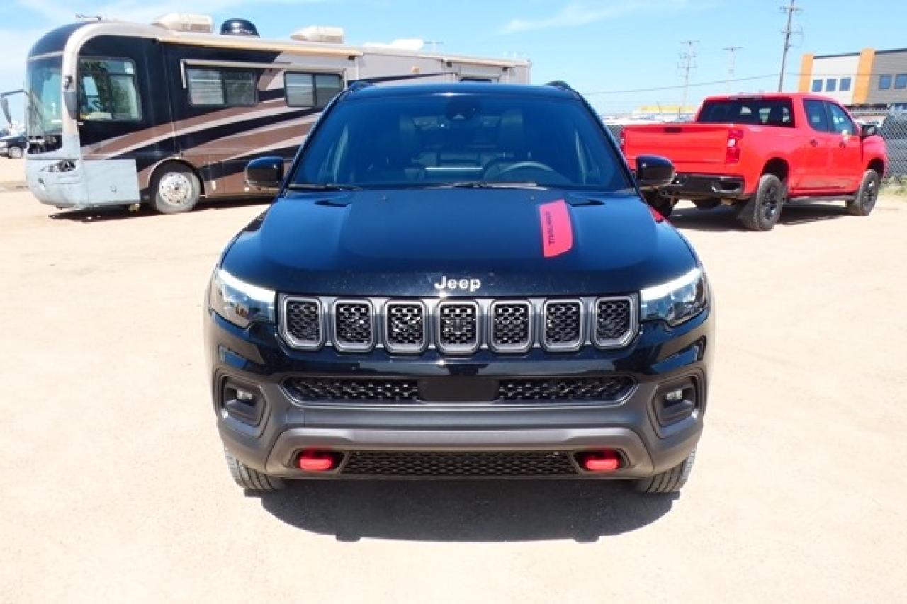 2023 Jeep Compass Trailhawk Elite 4x4 w/H&C L, pano S/R, NAV, BUC - Photo #3