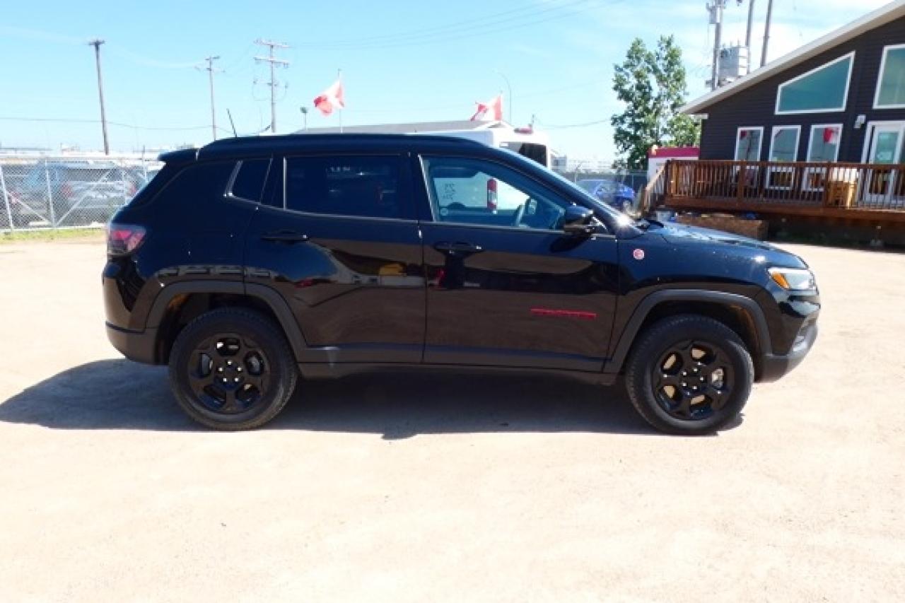 2023 Jeep Compass Trailhawk Elite 4x4 w/H&C L, pano S/R, NAV, BUC - Photo #5