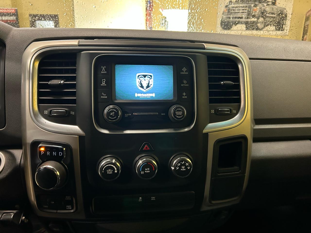 2017 RAM 1500 SLT - Photo #15