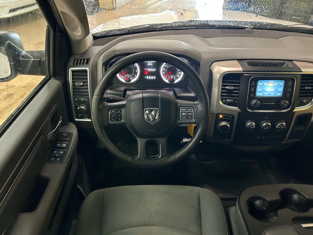 2017 RAM 1500 SLT - Photo #9