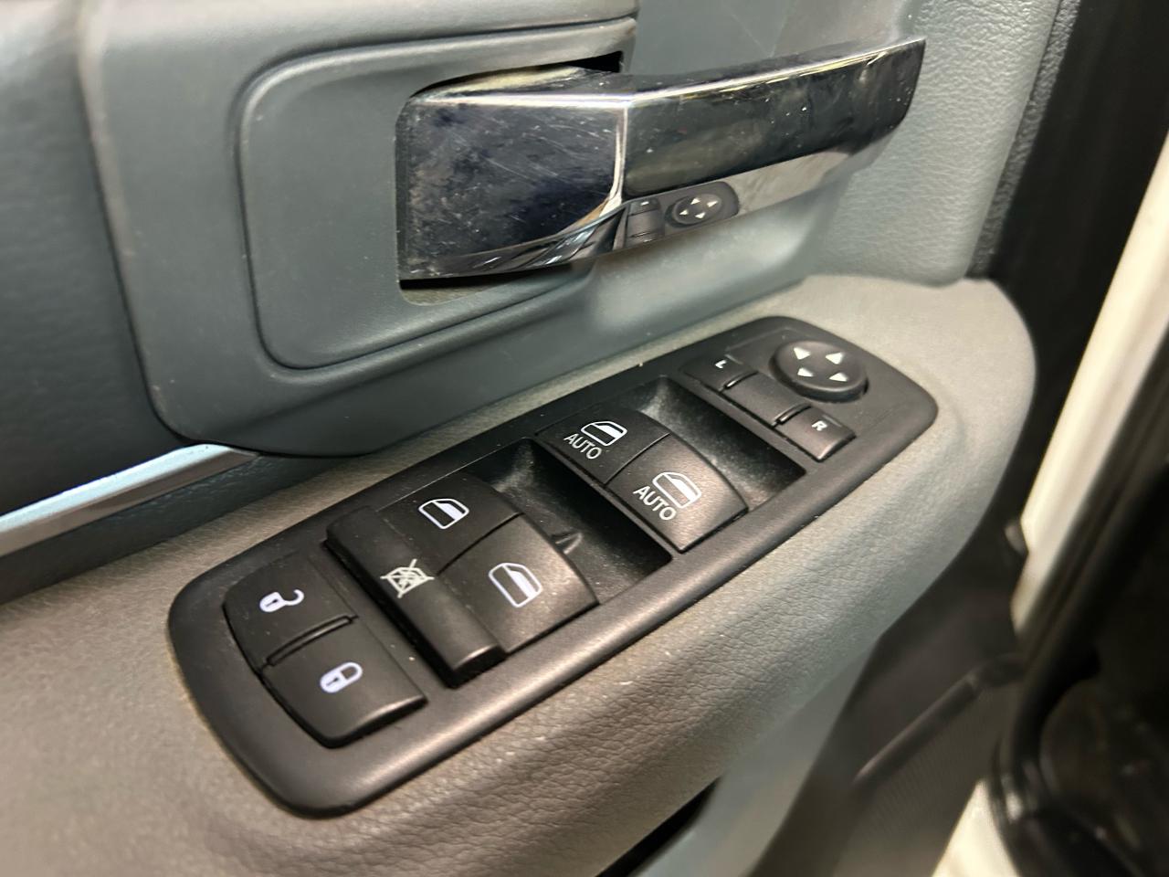2017 RAM 1500 SLT - Photo #13