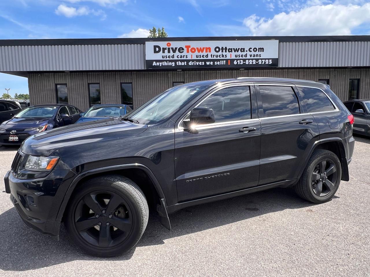 2014 Jeep Grand Cherokee Laredo - Photo #2