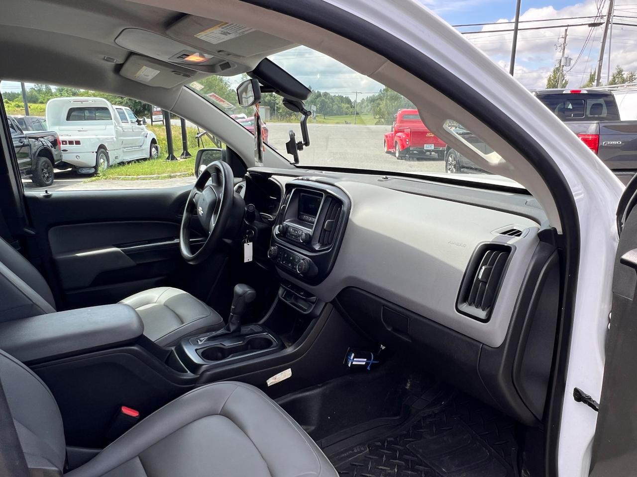 2017 Chevrolet Colorado 2WD WT - Photo #9