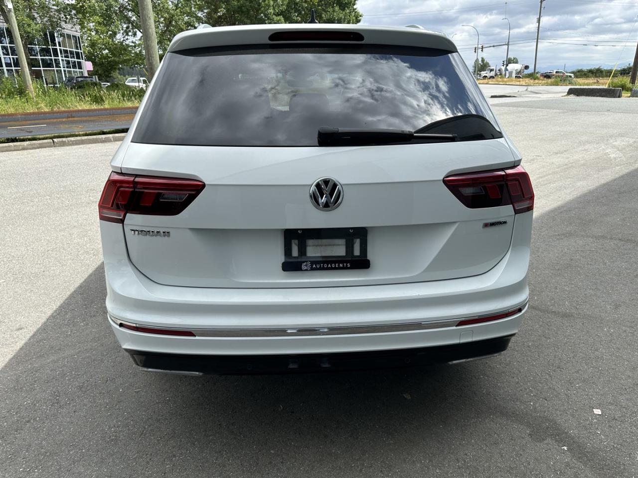 2020 Volkswagen Tiguan Highline 4Motion Accident Free, BC Local, like new - Photo #7