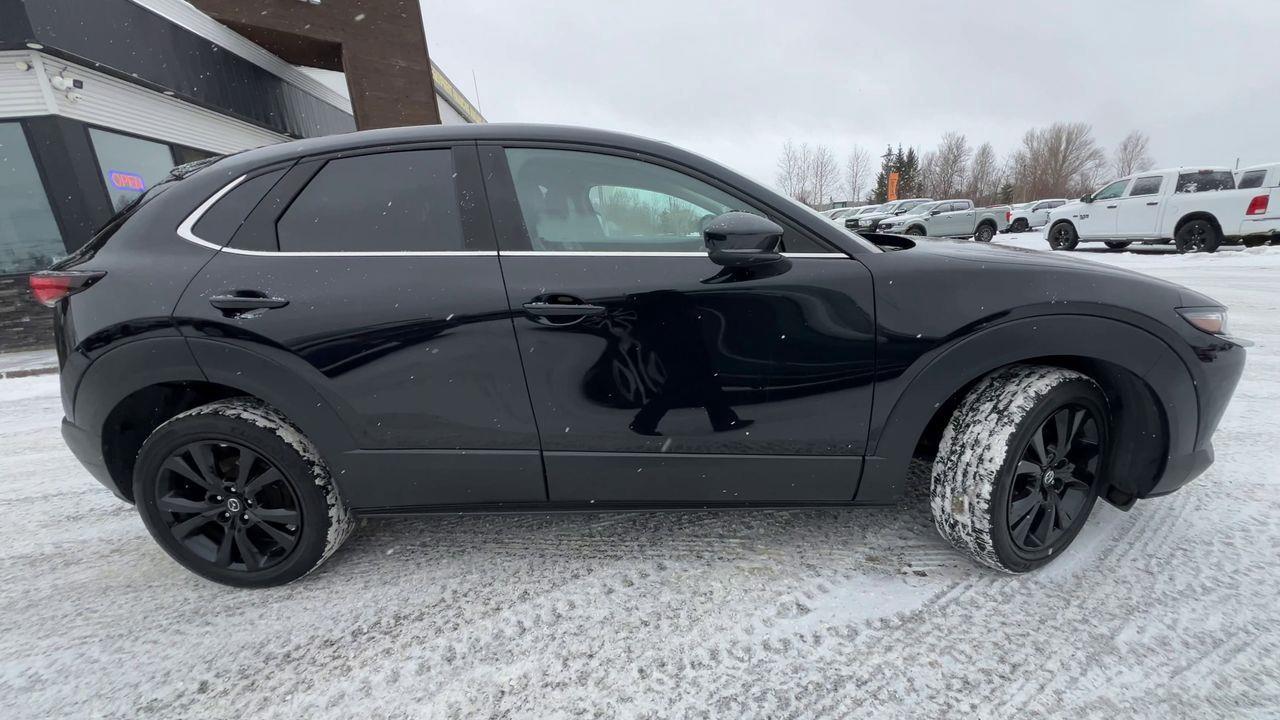 2022 Mazda CX-30 GT w/Turbo APPLE CARPLAY/ANDROID AUTO, HEATED LEATHER SEATS/STEERING WHEEL, NAV, BACK UP CAM, SUNROOF! Photo