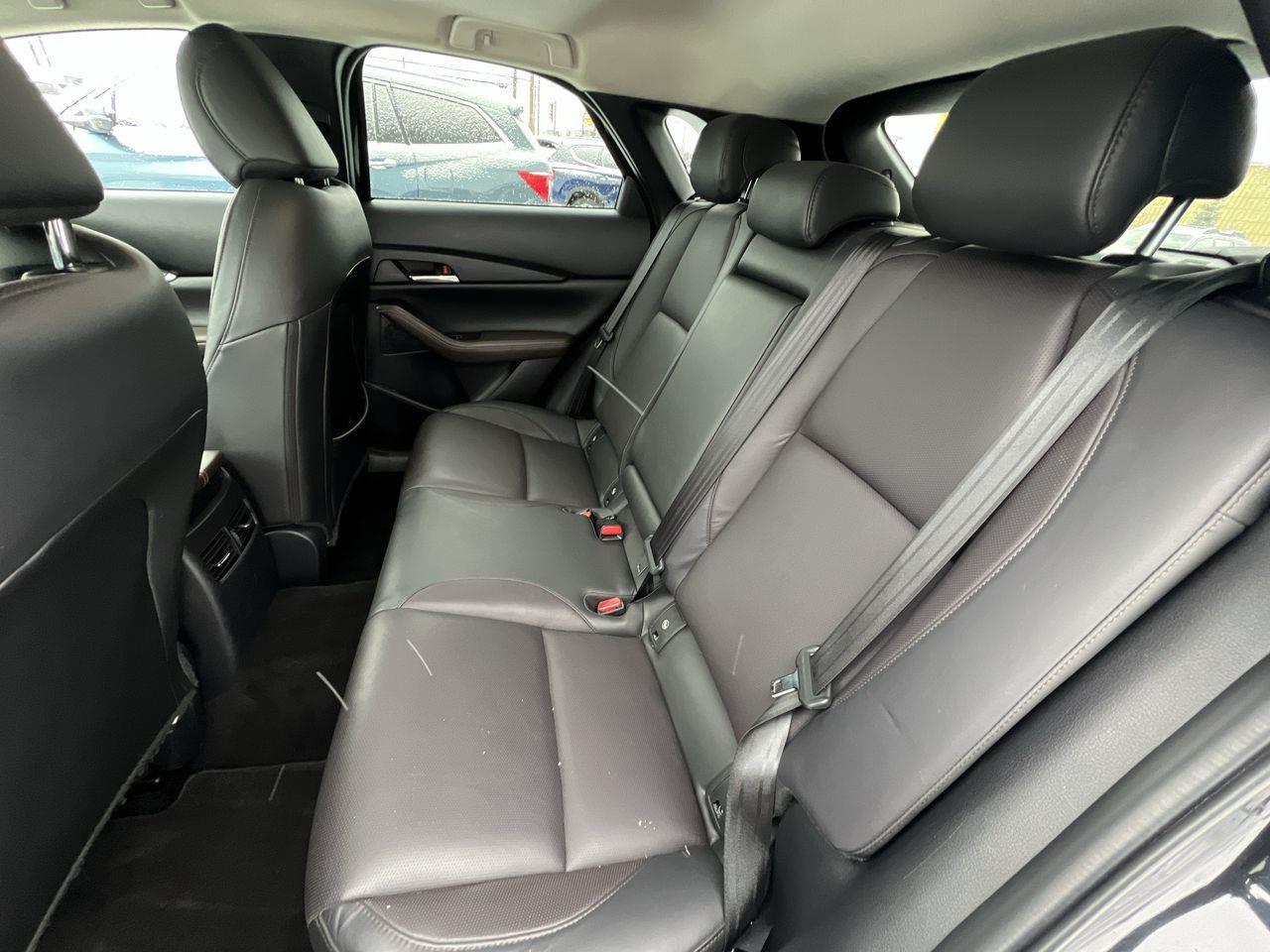 2022 Mazda CX-30 GT w/Turbo APPLE CARPLAY/ANDROID AUTO, HEATED LEATHER SEATS/STEERING WHEEL, NAV, BACK UP CAM, SUNROOF! Photo