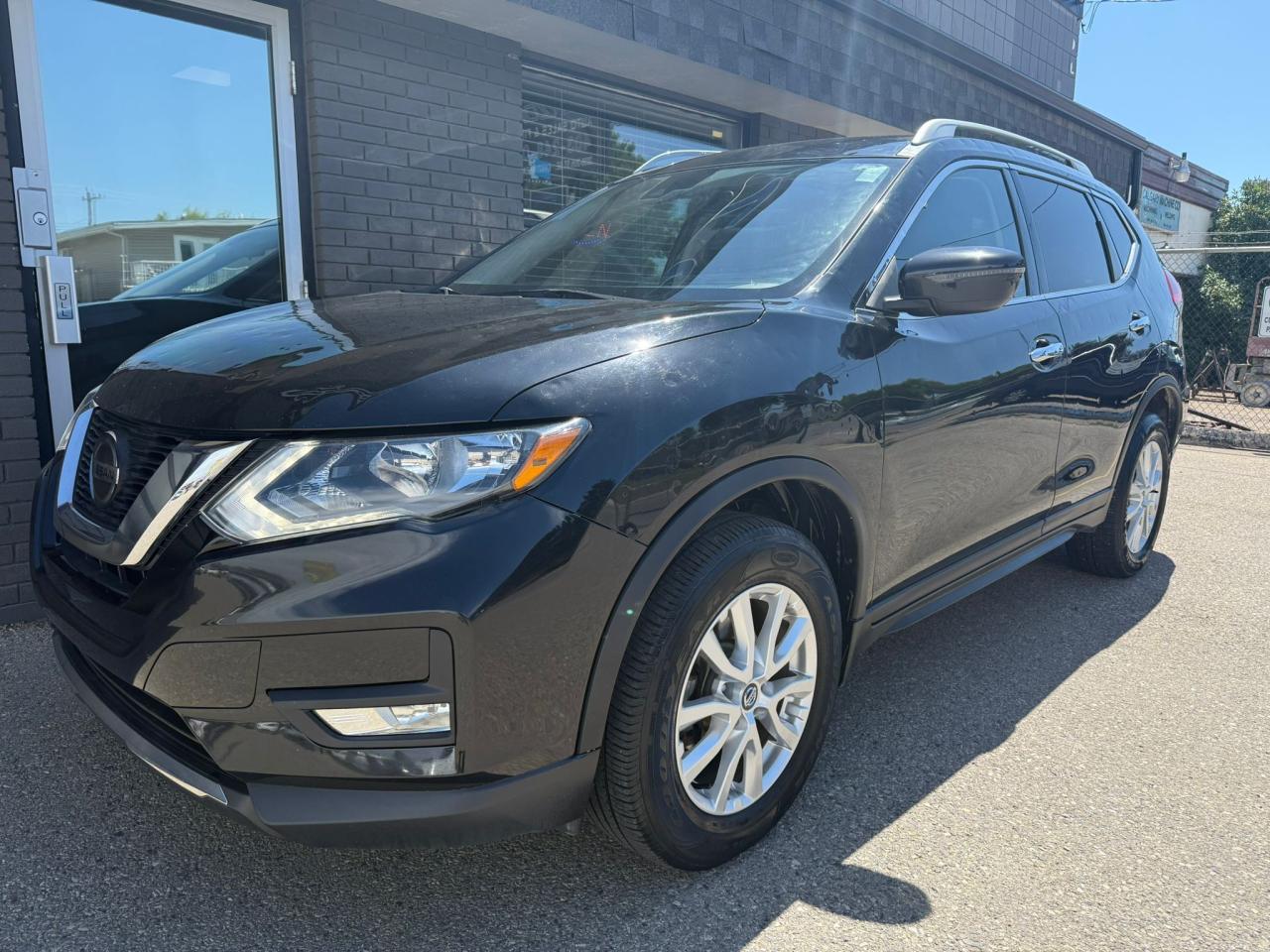 2019 Nissan Rogue SV AWD | **HAIL SALE** | Low KMs | Clean Carfax - Photo #7