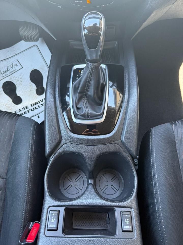 2019 Nissan Rogue SV AWD | **HAIL SALE** | Low KMs | Clean Carfax - Photo #14