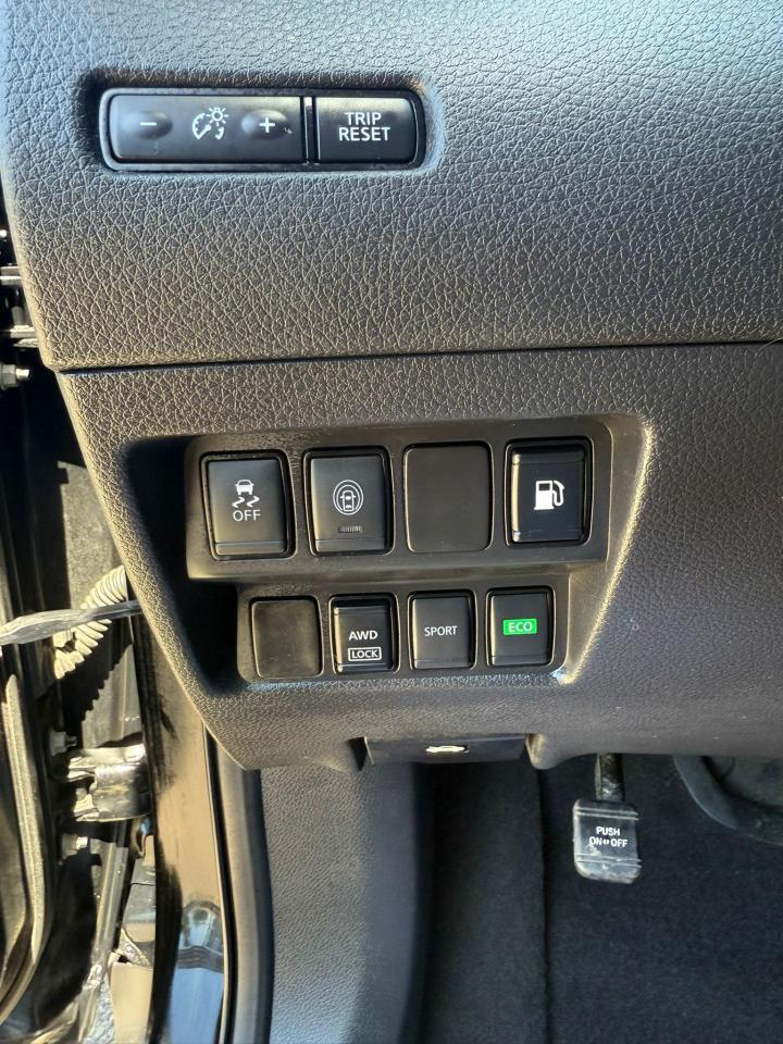 2019 Nissan Rogue SV AWD | **HAIL SALE** | Low KMs | Clean Carfax - Photo #19