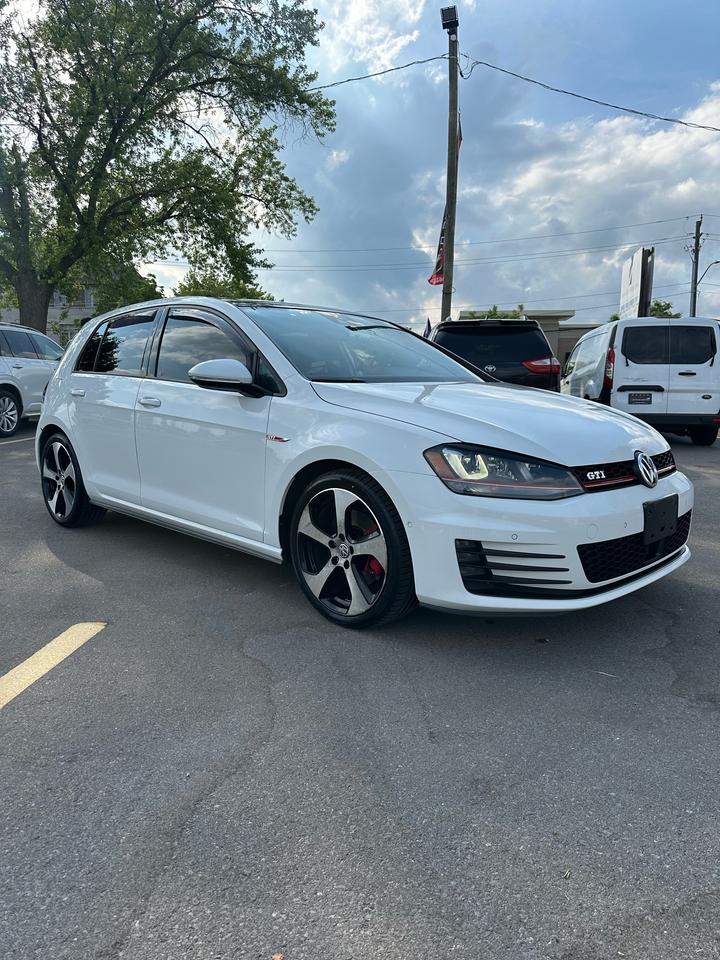 2016 Volkswagen Golf Autobahn Photo