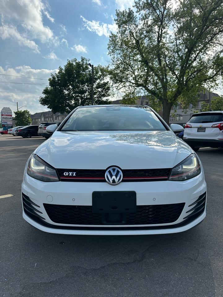 2016 Volkswagen Golf Autobahn - Photo #7