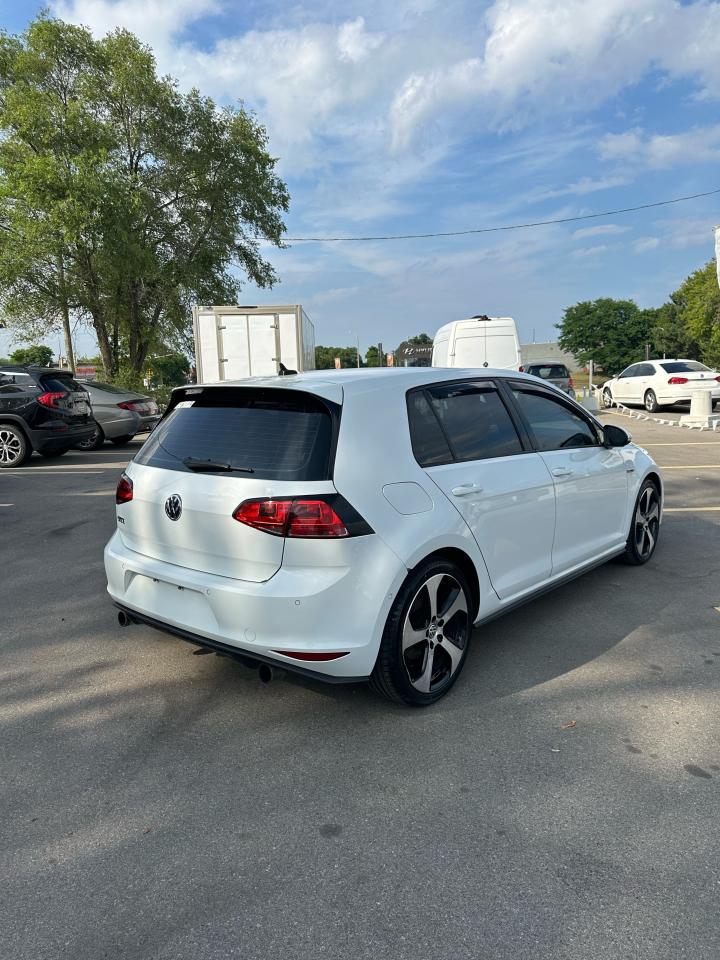 2016 Volkswagen Golf Autobahn - Photo #10